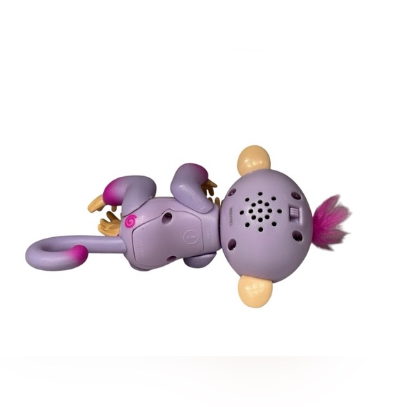 Fingerlings Interactive Purple and Pink Baby Monkey: Sounds & Movements Work - Picture 4 of 4